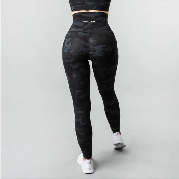ISO!!! Alphalete camo surface pocket leggings - Picture 3 of 4